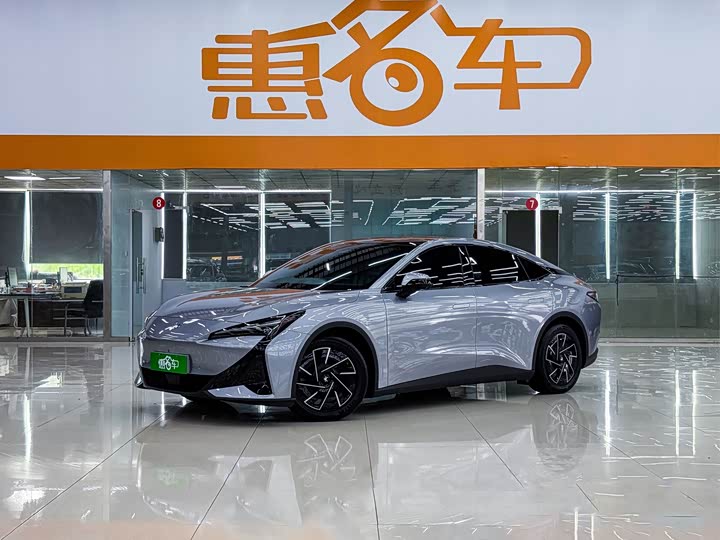 BAIC Arcfox Alpha S5, 2025 — фото 2 из 5