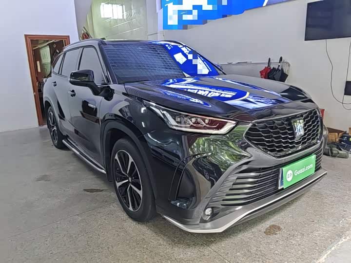 Toyota Crown Kluger, 2024 — фото 4 из 9