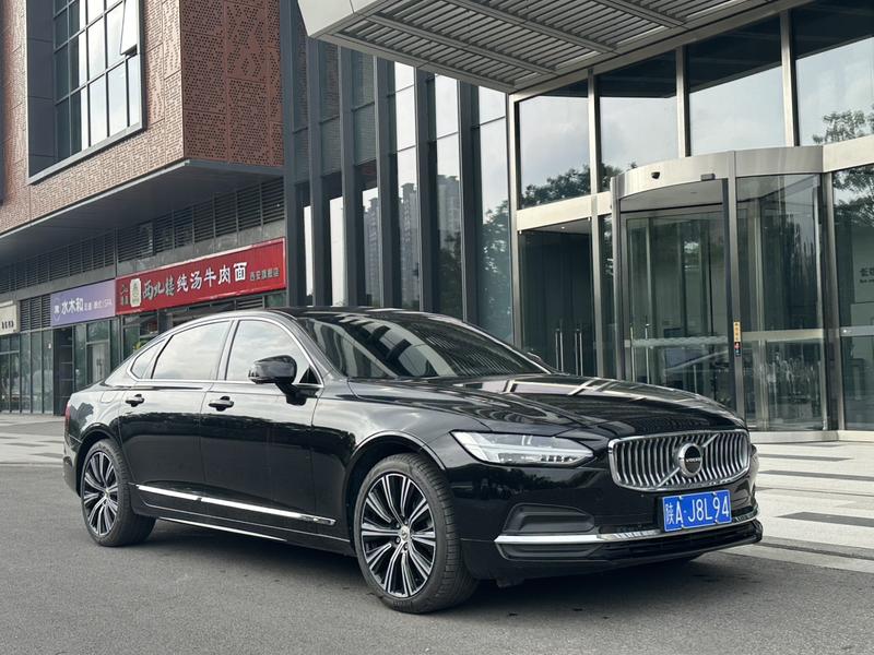Volvo S90, 2025 — фото 3 из 8