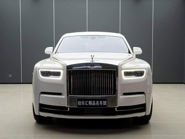 Rolls-Royce Phantom, 2022 — фото 3 из 9