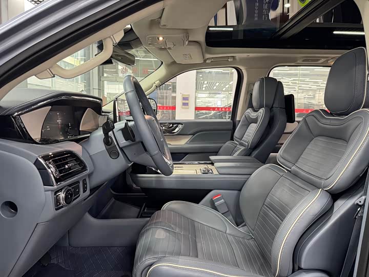 Lincoln Navigator, 2022 — фото 7 из 9