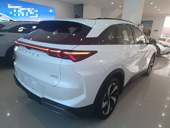 BAIC Arcfox Alpha T5, 2026 — фото 7 из 9