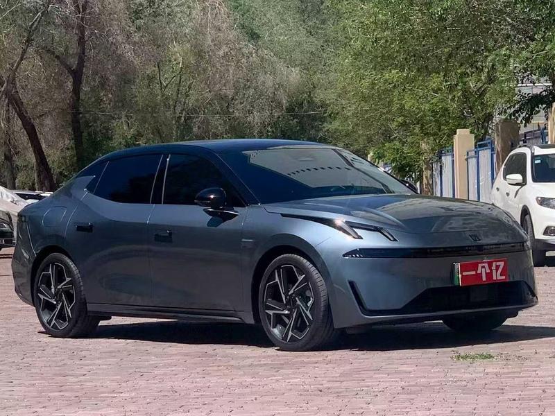 Lynk & Co 07 EM-P Hybrid, 2025 — фото 3 из 10