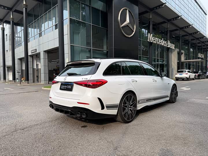 Mercedes-Benz C-Class AMG, 2025 — фото 3 из 9