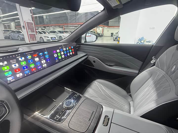 Geely Galaxy E8, 2025 — фото 6 из 9