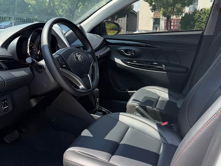 Toyota Yaris L Hatchback, 2022 — фото 8 из 9