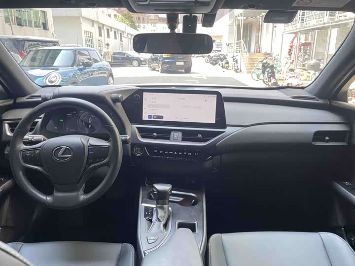 Lexus UX, 2023 — фото 9 из 9