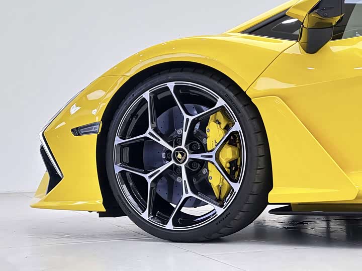 Lamborghini Revuelto, 2024 — фото 4 из 9