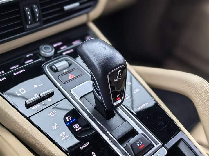 Porsche Cayenne, 2021 — фото 9 из 9