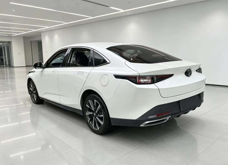 Changan Eado Plus, 2023 — фото 5 из 12