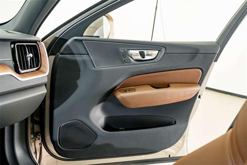 Volvo XC60, 2024 — фото 10 из 12