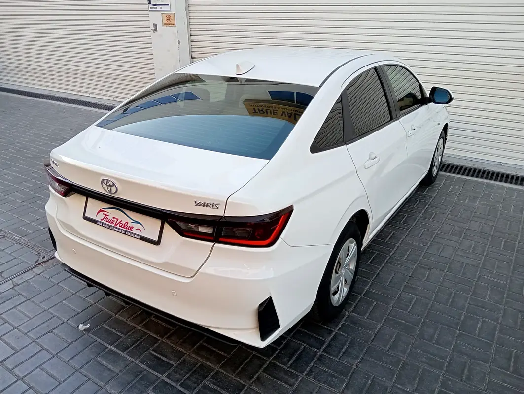 Toyota Yaris, 2023 — фото 3 из 10
