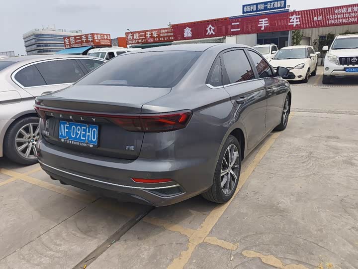 Geely Emgrand, 2021 — фото 4 из 9