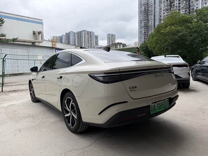 BYD Seal 07 DM-i Hybrid, 2025 — фото 8 из 9