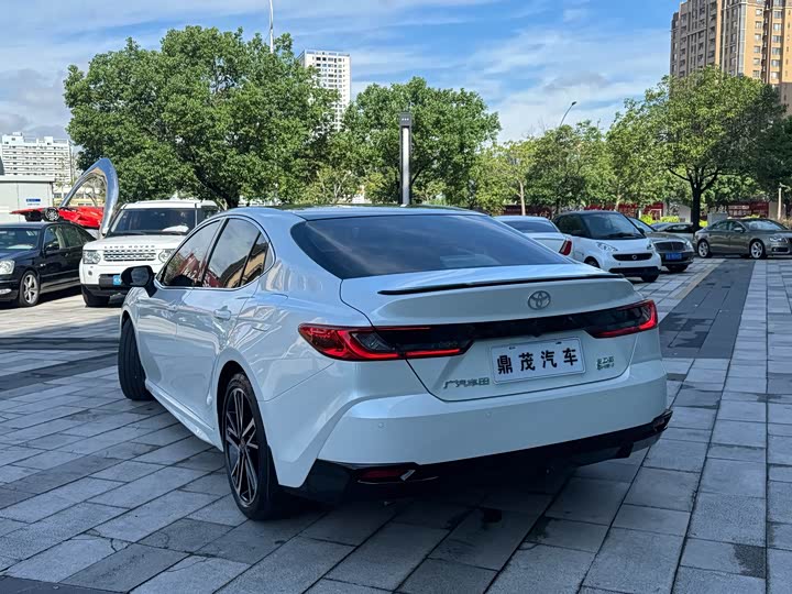 Toyota Camry, 2024 — фото 8 из 9