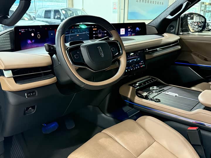 Lincoln Navigator, 2025 — фото 8 из 9