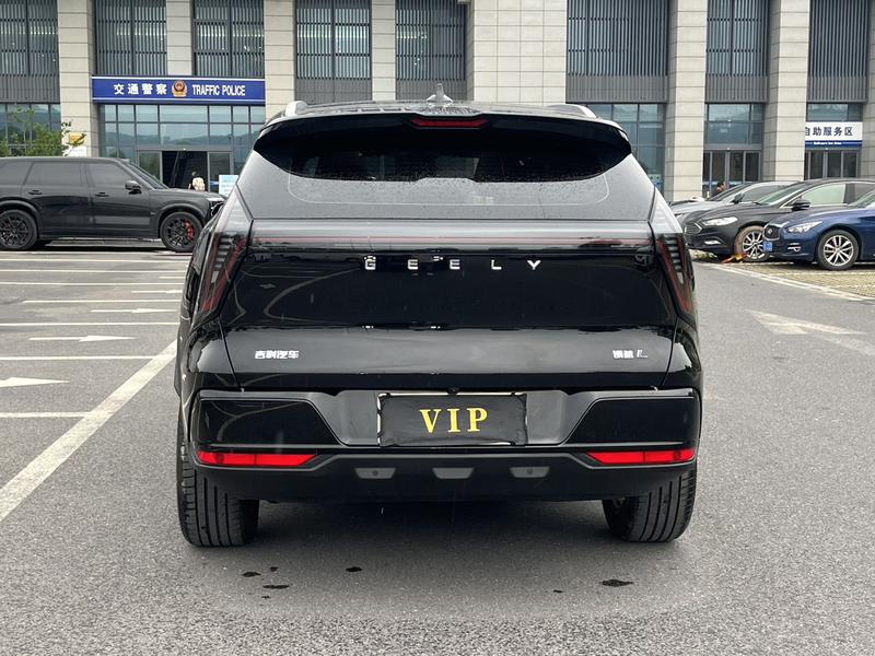 Geely Atlas L, 2026 — фото 6 из 11