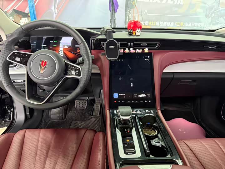 Hongqi H5 Hybrid, 2025 — фото 6 из 9