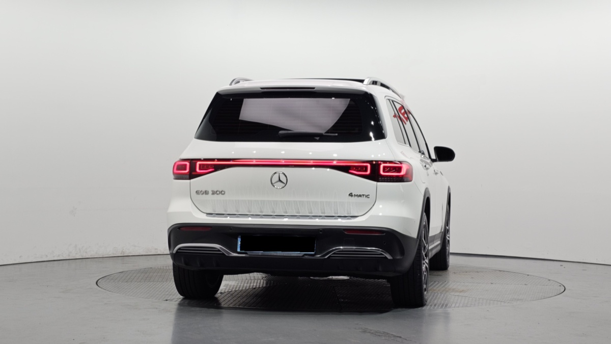 Mercedes-Benz EQB, 2022 — фото 4 из 12