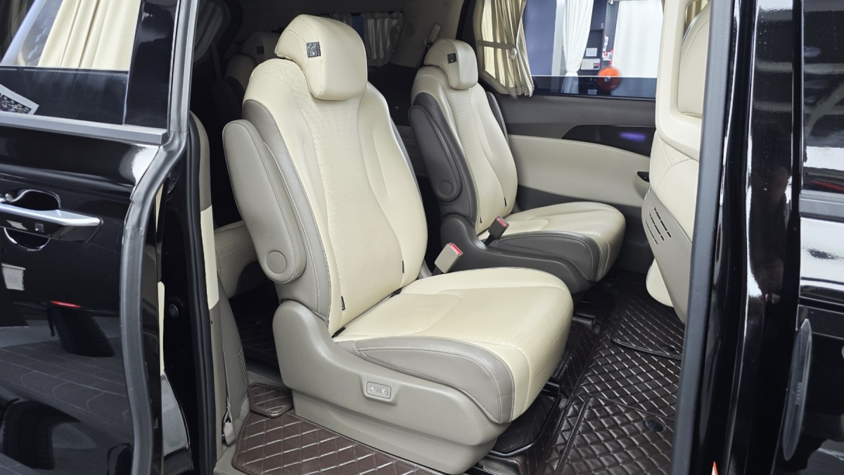 Kia Carnival, 2023 — фото 10 из 12