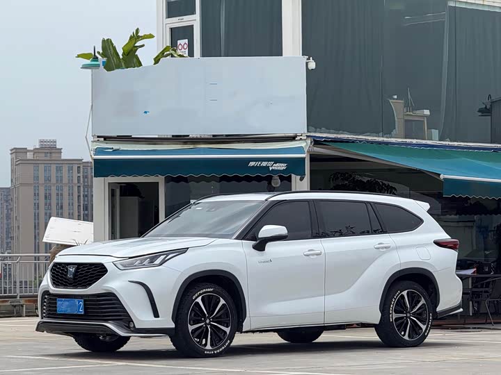 Toyota Crown Kluger, 2023 — купить в Саратове под ключ