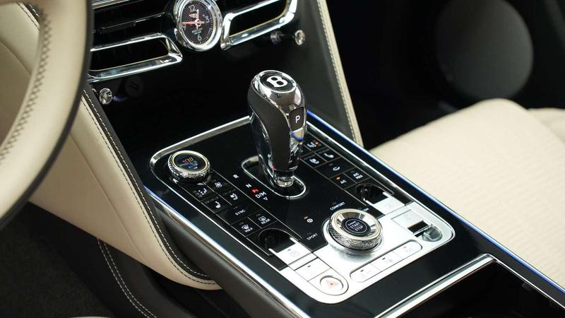 Bentley Flying Spur, 2024 — фото 12 из 12