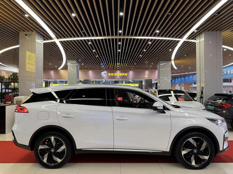 BYD Tang Hybrid/EV, 2023 — фото 7 из 12