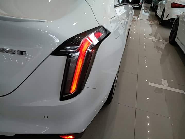 Cadillac CT4, 2022 — фото 8 из 9