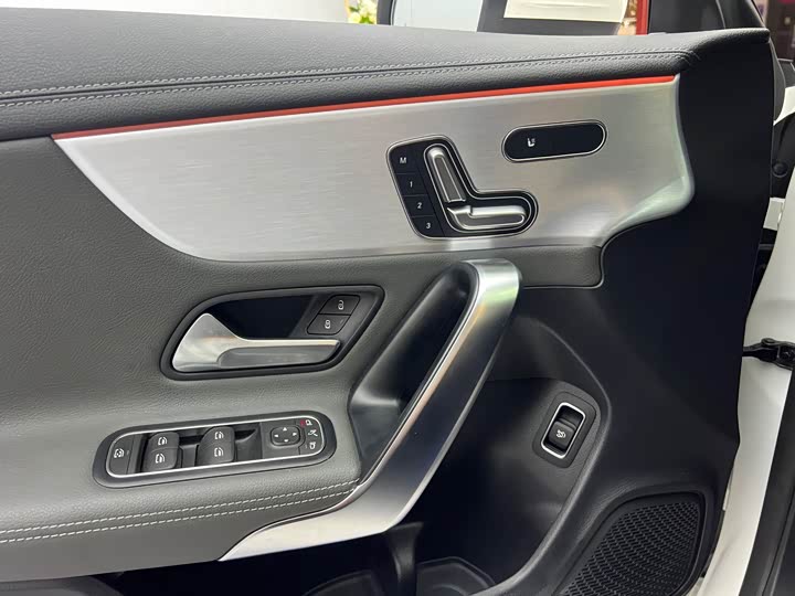 Mercedes-Benz CLA-Class AMG, 2023 — фото 9 из 9