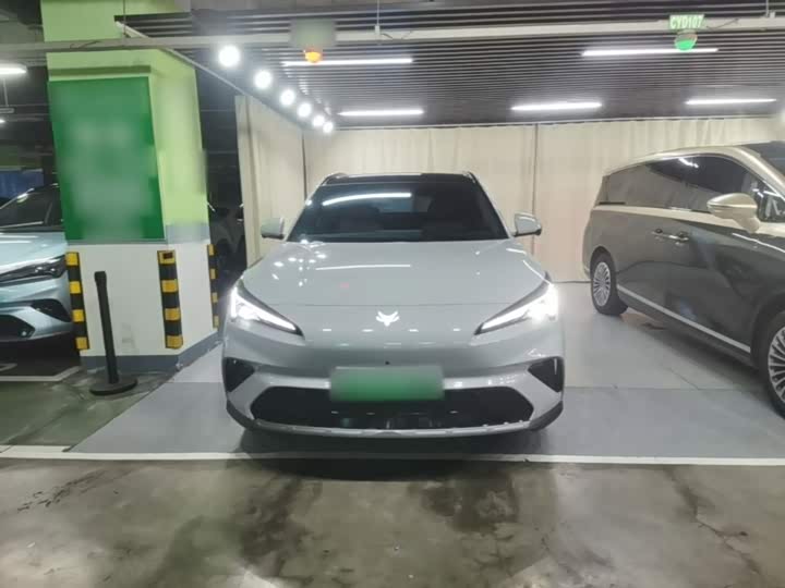 BAIC Arcfox Alpha T5, 2026 — фото 3 из 9
