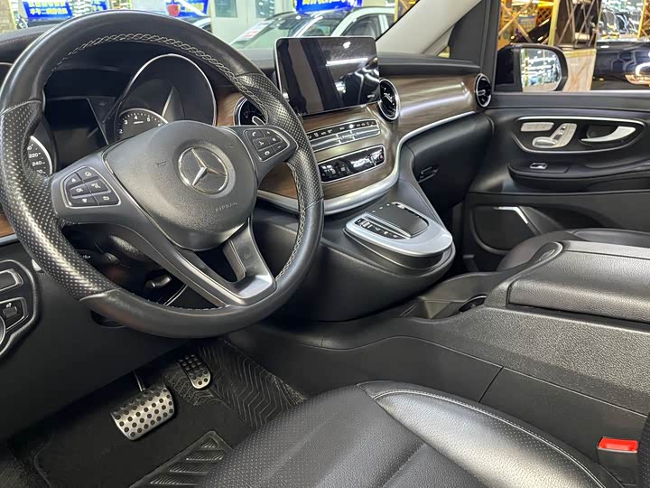 Mercedes-Benz V-Class, 2021 — фото 6 из 9