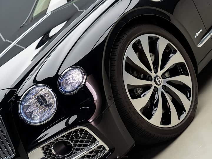 Bentley Flying Spur, 2025 — фото 3 из 9