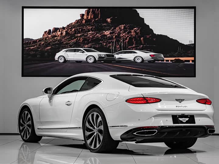 Bentley Continental GT Hybrid, 2025 — фото 5 из 9