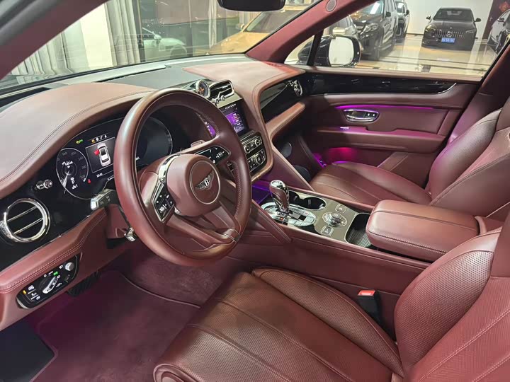 Bentley Bentayga, 2022 — фото 4 из 9
