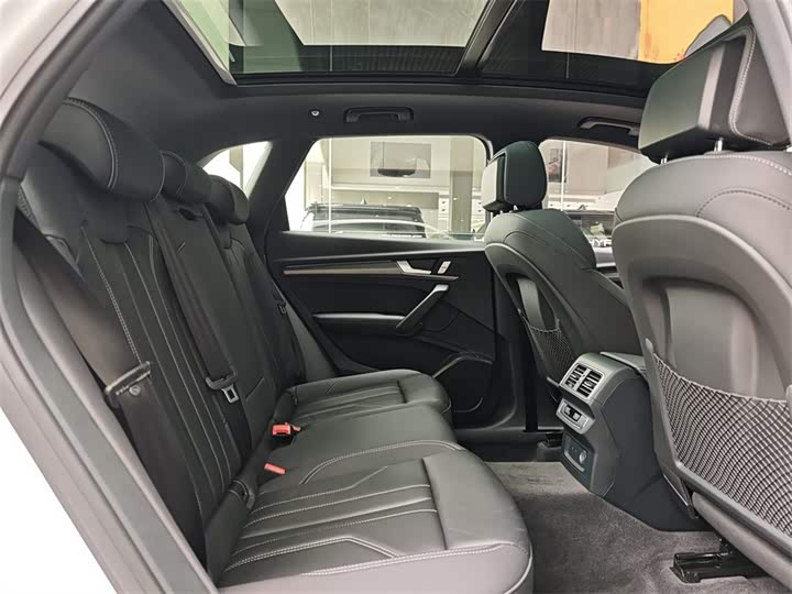 Audi Q5L, 2023 — фото 7 из 9