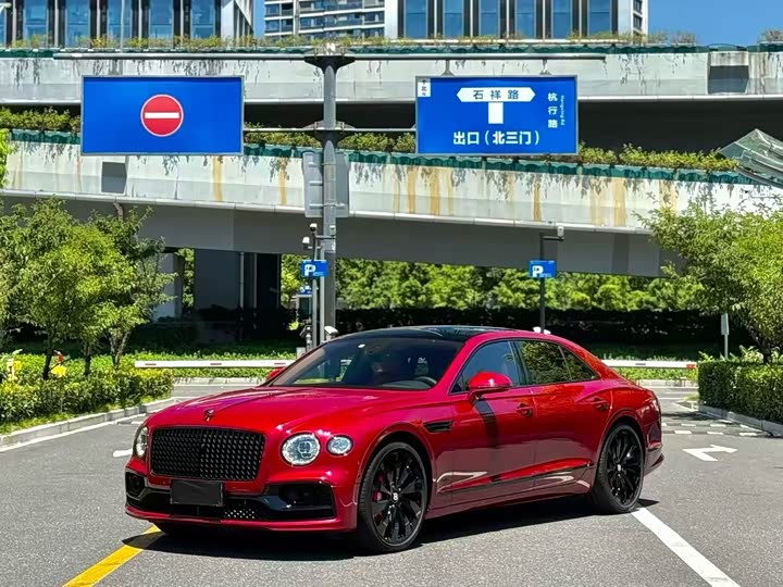 Bentley Flying Spur, 2022 — фото 2 из 9