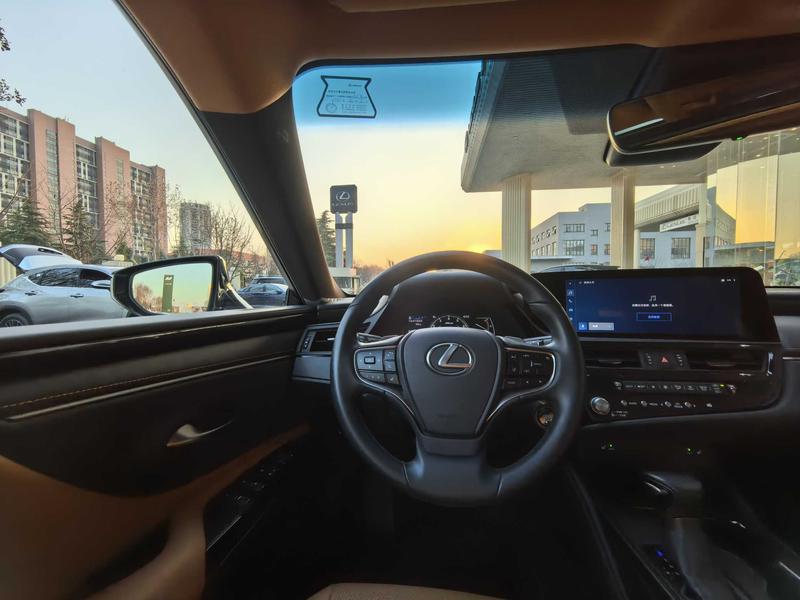 Lexus ES, 2024 — фото 10 из 12