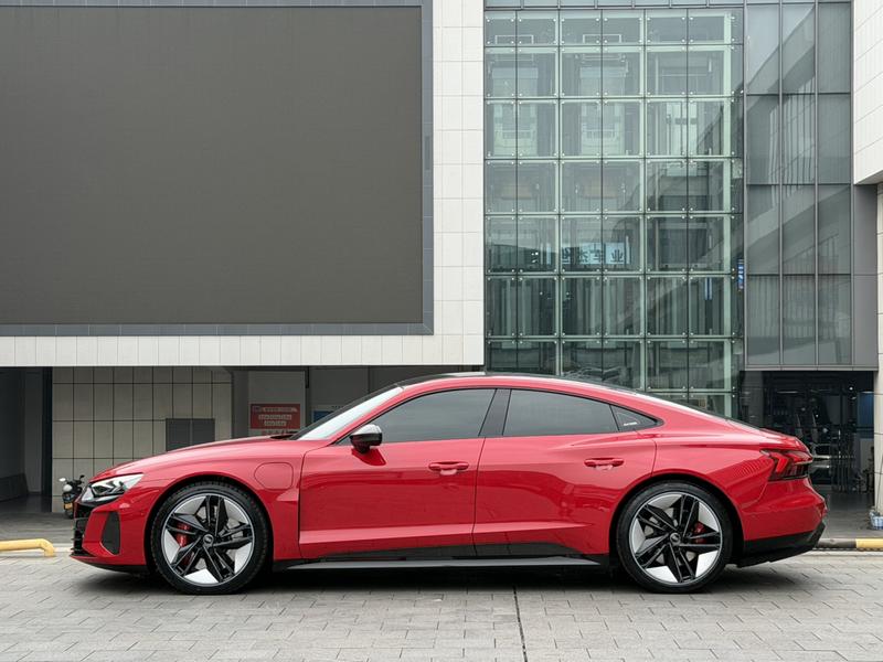Audi RS e-tron GT, 2024 — фото 4 из 12