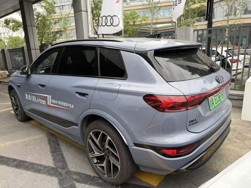 Audi Q6L e-tron, 2025 — фото 5 из 11