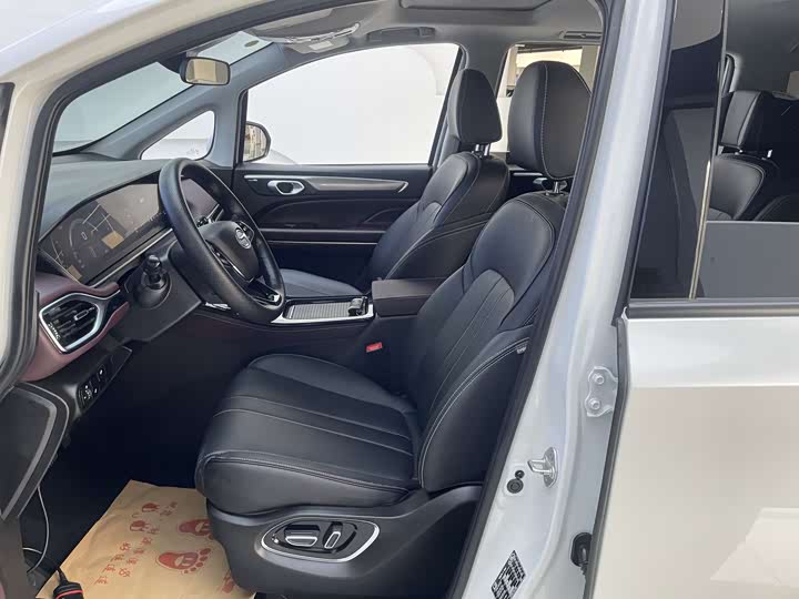 GAC Trumpchi M6, 2024 — фото 7 из 9