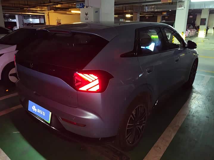BAIC Arcfox T1, 2025 — фото 3 из 9