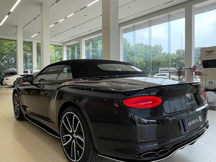 Bentley Continental GT, 2023 — фото 7 из 9