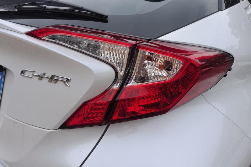Toyota C-HR, 2022 — фото 5 из 12
