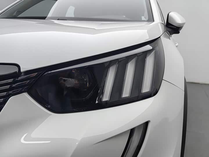 Peugeot 2008, 2022 — фото 7 из 9