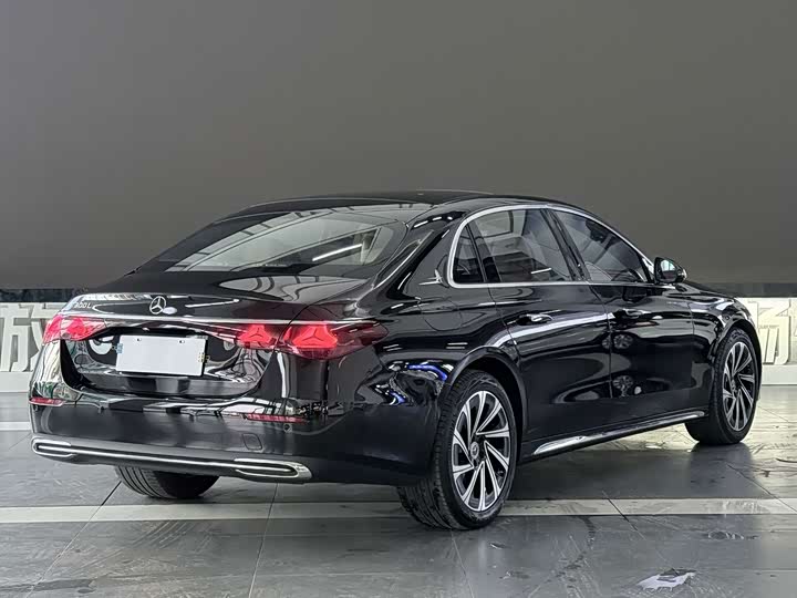 Mercedes-Benz E-Class, 2024 — фото 3 из 9