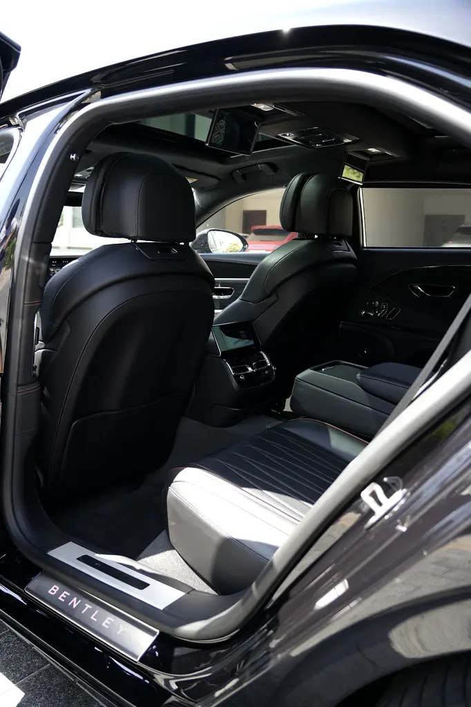 Bentley Flying Spur, 2022 — фото 10 из 10