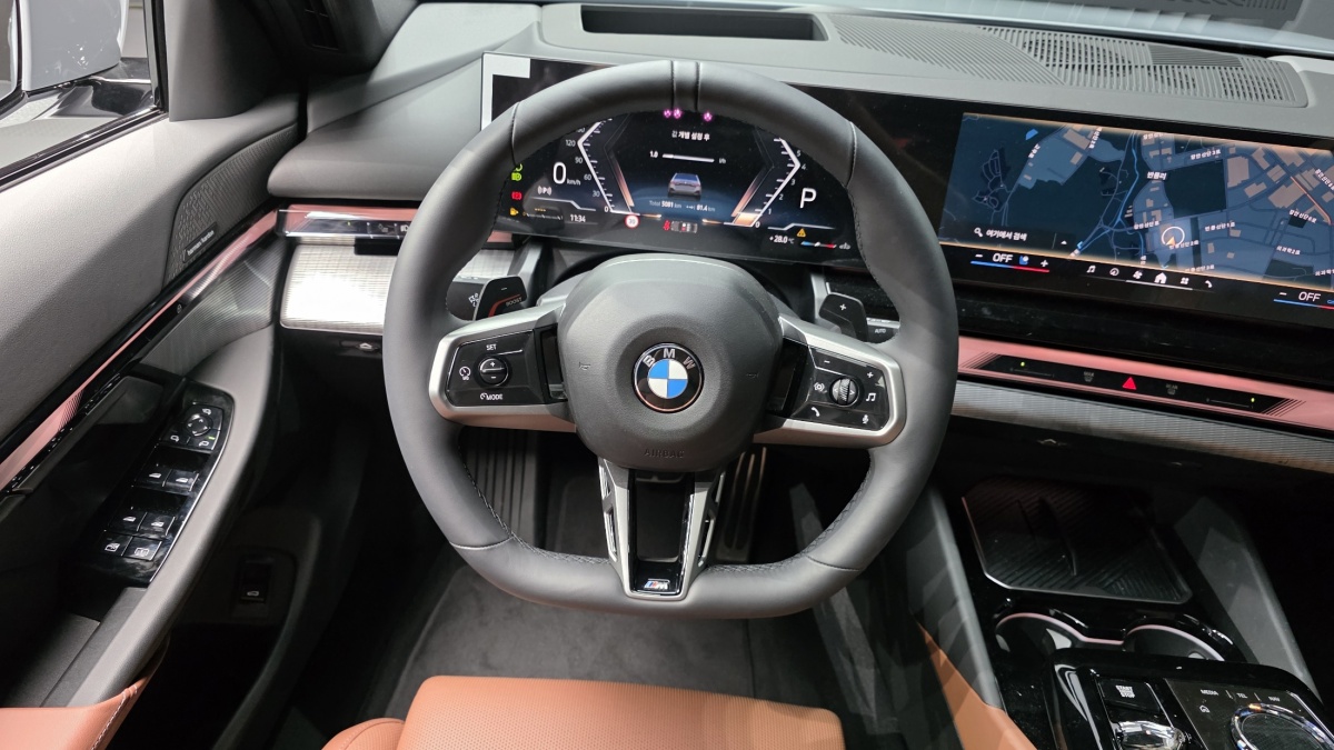 BMW 5 Series, 2025 — фото 12 из 12