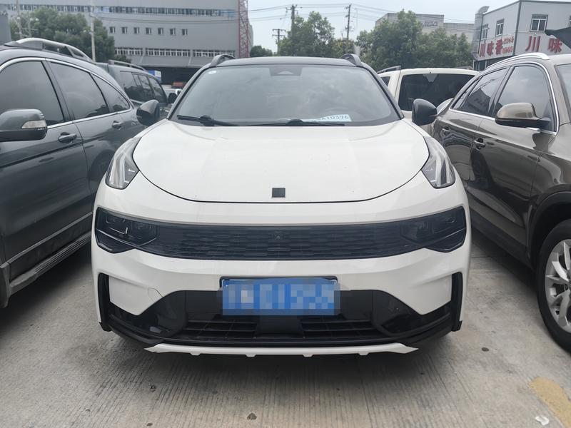 Lynk & Co 01 EM-P Hybrid, 2023 — фото 2 из 12