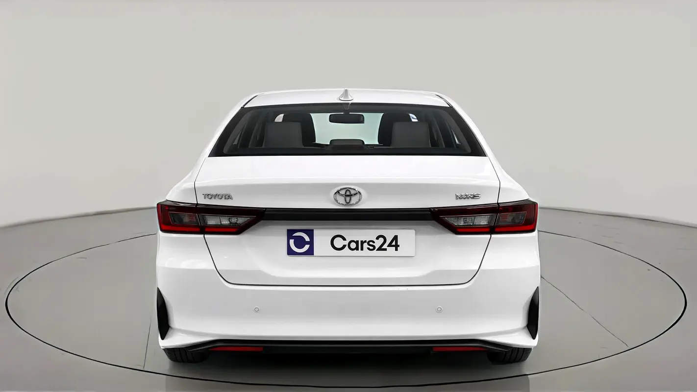 Toyota Yaris, 2023 — фото 4 из 10