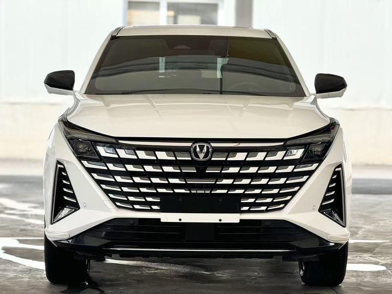 Changan UNI-Z Hybrid, 2025 — фото 2 из 10